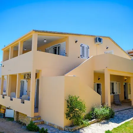 Apartments Lux Pag Pag Town Exterior photo